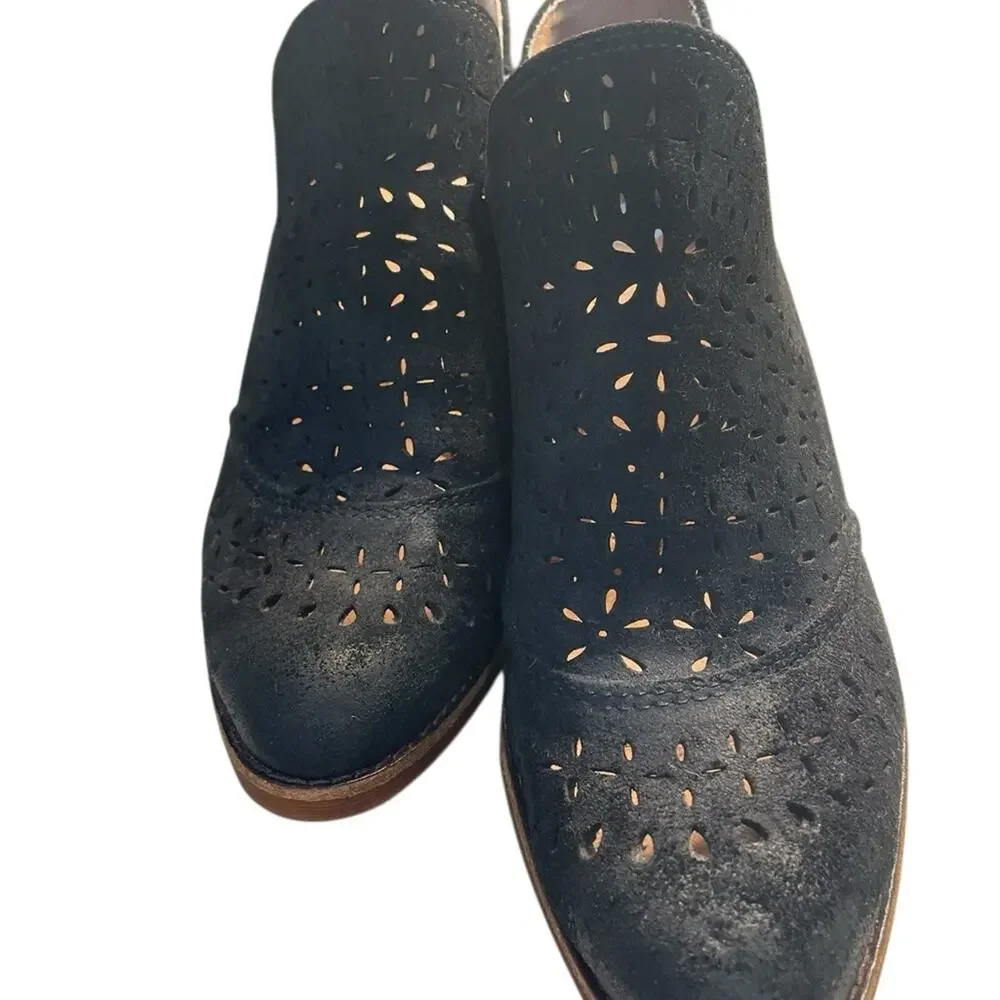 ✨ SOFFT Black Suede Chelsea Booties 7.5 Cushioned Comfort Work Wear ☁️